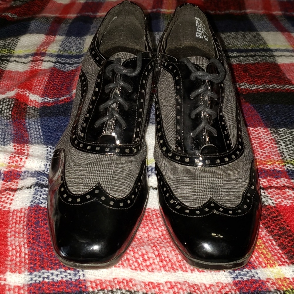 Dress shoes
